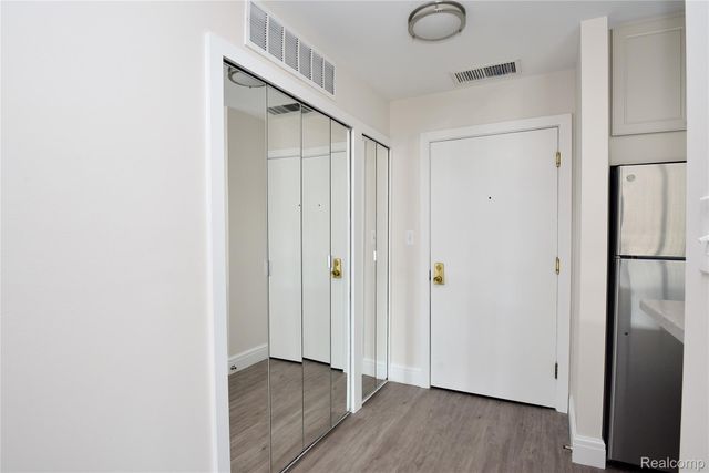 211 E Merrill Street 404, Birmingham, MI 48009
