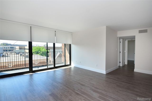 211 E Merrill Street 404, Birmingham, MI 48009