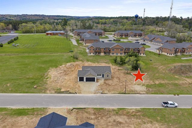 1904 SOUTHLAND LANE, New London, WI 54961