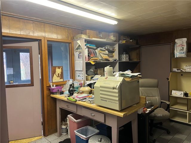 129 S Buhl Farm Drive, Hermitage, PA 16148