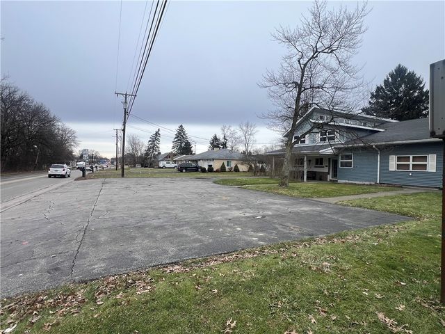 129 S Buhl Farm Drive, Hermitage, PA 16148