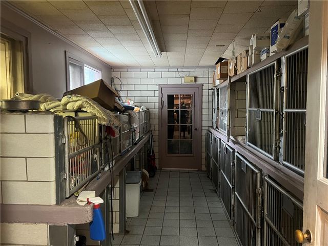 129 S Buhl Farm Drive, Hermitage, PA 16148