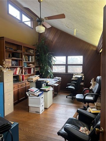 129 S Buhl Farm Drive, Hermitage, PA 16148