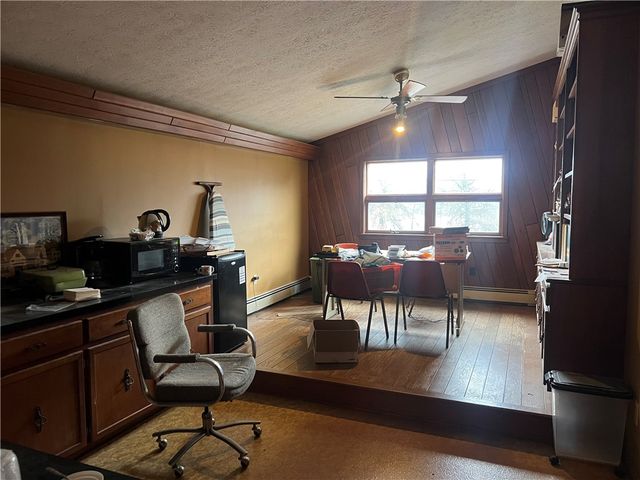 129 S Buhl Farm Drive, Hermitage, PA 16148