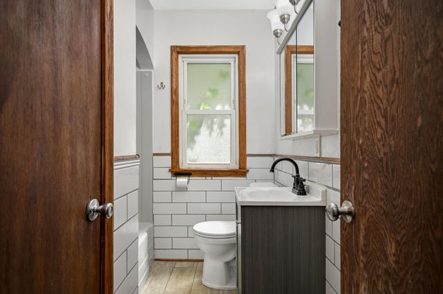 1015 Hubbard Avenue, Saint Paul, MN 55104