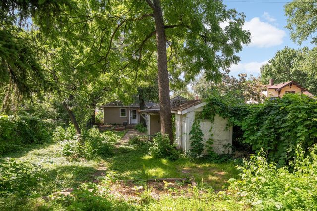 1015 Hubbard Avenue, Saint Paul, MN 55104