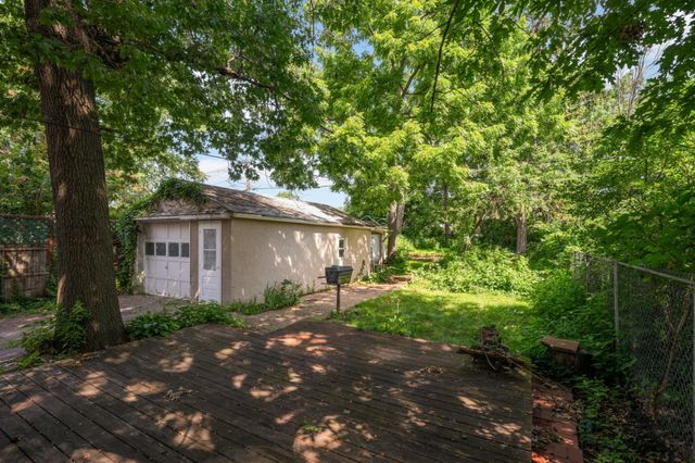 1015 Hubbard Avenue, Saint Paul, MN 55104