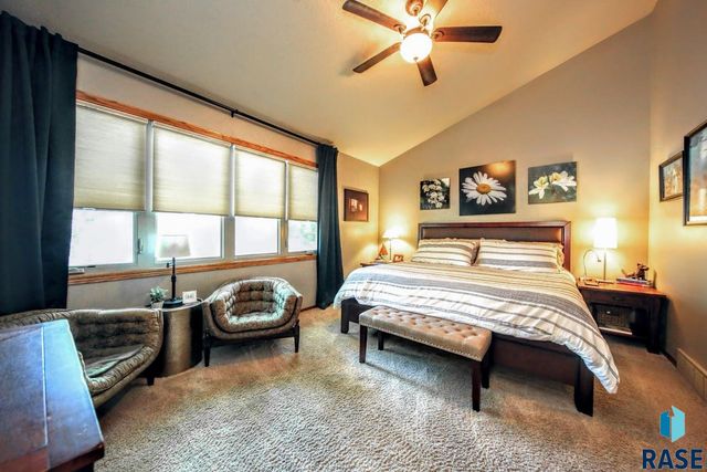 1733 N Tahoe Trl, Sioux Falls, SD 57110
