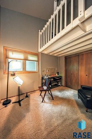 1733 N Tahoe Trl, Sioux Falls, SD 57110
