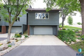 1733 N Tahoe Trl, Sioux Falls, SD 57110
