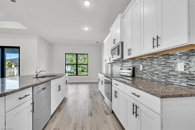 459 NE 2nd PL, Cape Coral, FL 33909