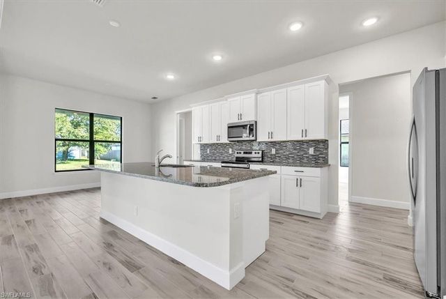 459 NE 2nd PL, Cape Coral, FL 33909