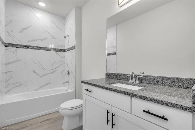 459 NE 2nd PL, Cape Coral, FL 33909