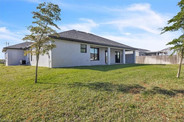 459 NE 2nd PL, Cape Coral, FL 33909