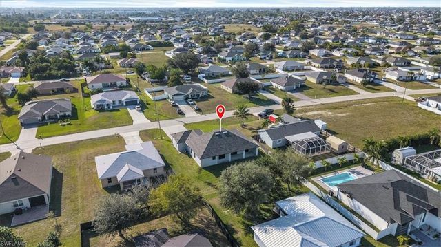 459 NE 2nd PL, Cape Coral, FL 33909