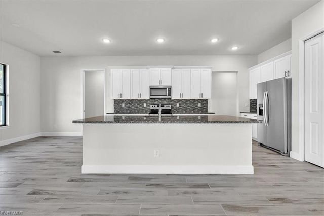 459 NE 2nd PL, Cape Coral, FL 33909