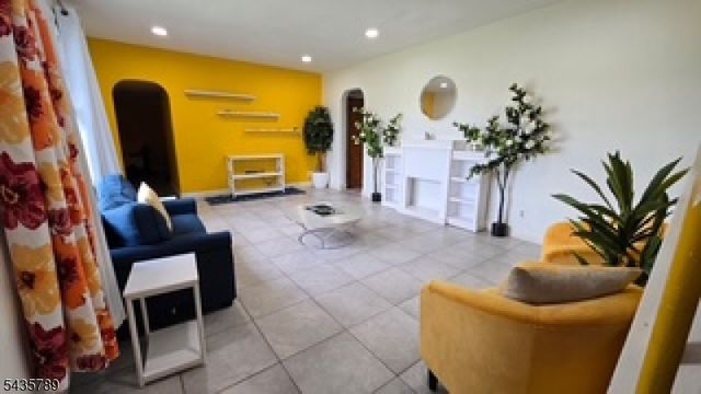 1777 Springtown Rd, Alpha Boro, NJ 08865