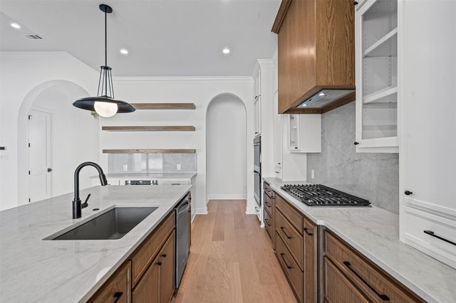 241 Martin Drive, Granbury, TX 76049