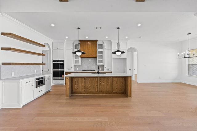 241 Martin Drive, Granbury, TX 76049