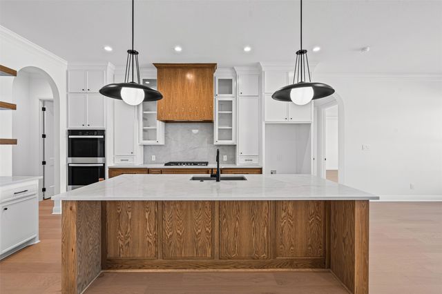 241 Martin Drive, Granbury, TX 76049