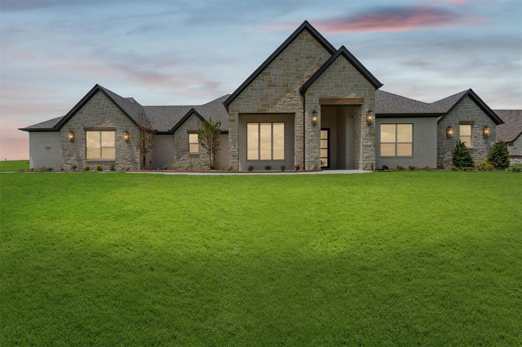 241 Martin Drive, Granbury, TX 76049