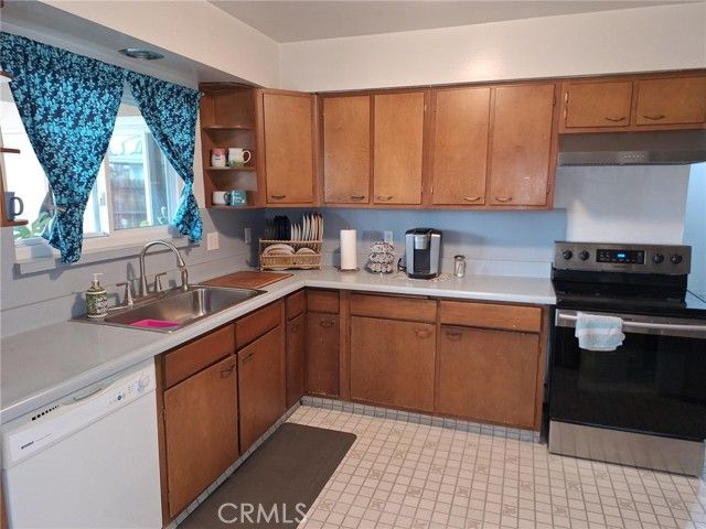 619 S Palm Avenue E, Hemet, CA 92543