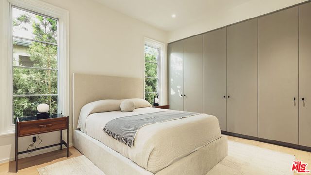 3640 S Barrington Avenue, Los Angeles, CA 90066