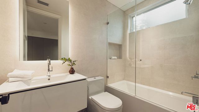 3640 S Barrington Avenue, Los Angeles, CA 90066