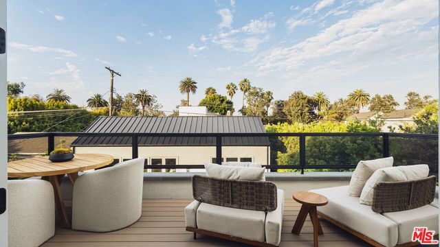 3640 S Barrington Avenue, Los Angeles, CA 90066