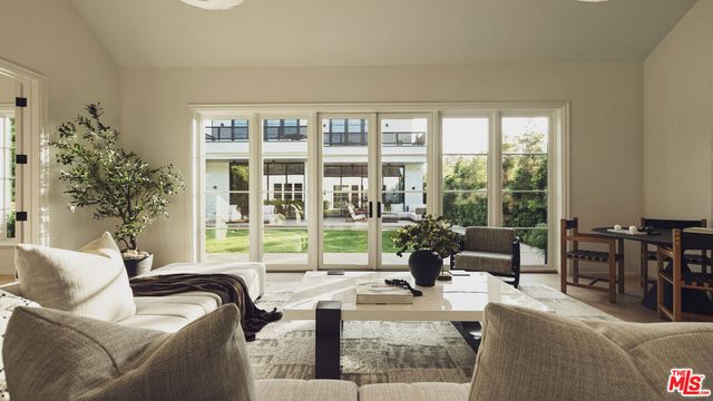 3640 S Barrington Avenue, Los Angeles, CA 90066