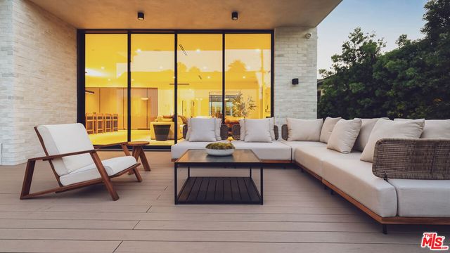 3640 S Barrington Avenue, Los Angeles, CA 90066