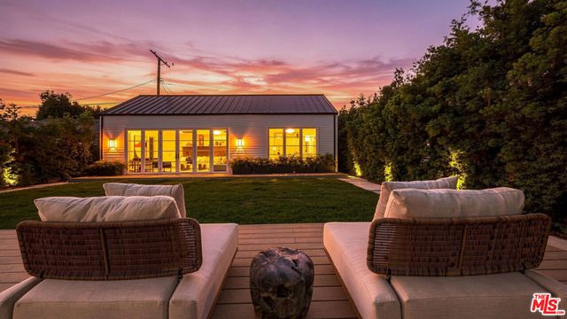 3640 S Barrington Avenue, Los Angeles, CA 90066