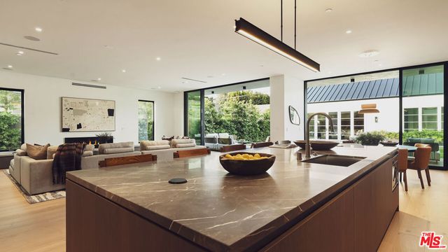 3640 S Barrington Avenue, Los Angeles, CA 90066