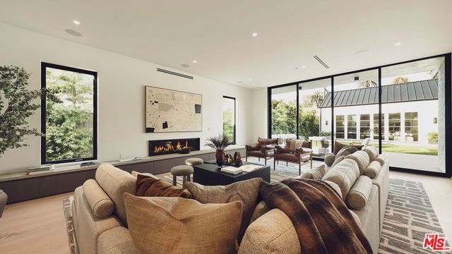 3640 S Barrington Avenue, Los Angeles, CA 90066