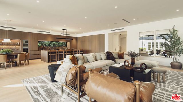 3640 S Barrington Avenue, Los Angeles, CA 90066