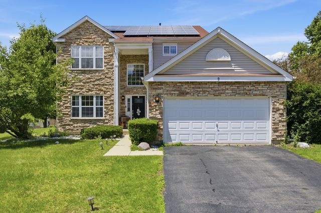 9 Tenneyson Court, Lake In The Hills, IL 60156