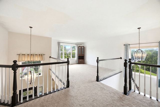 9 Tenneyson Court, Lake In The Hills, IL 60156