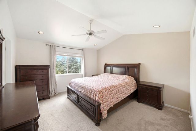 9 Tenneyson Court, Lake In The Hills, IL 60156