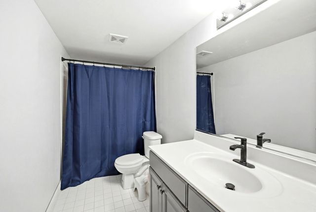 9 Tenneyson Court, Lake In The Hills, IL 60156
