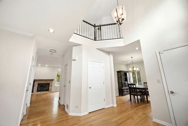 9 Tenneyson Court, Lake In The Hills, IL 60156