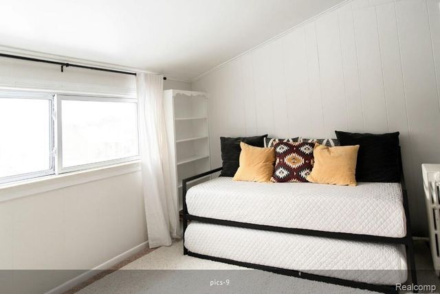 22101 Nowlin Street, Dearborn, MI 48124