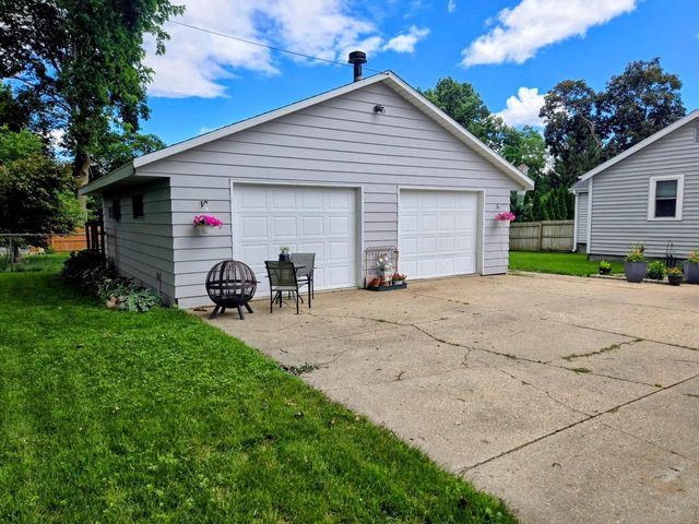 1326 Gartland Avenue, Janesville, WI 53548