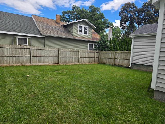 1326 Gartland Avenue, Janesville, WI 53548