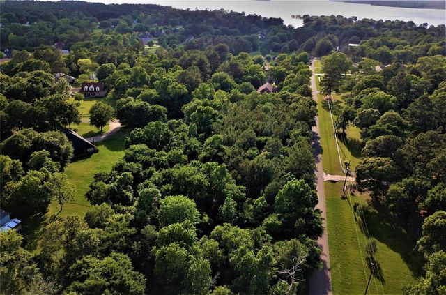 7 Dairyland, Willis, TX 77318