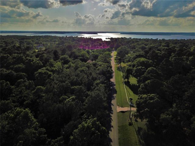 7 Dairyland, Willis, TX 77318