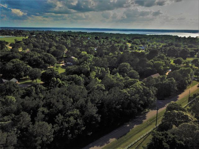 7 Dairyland, Willis, TX 77318