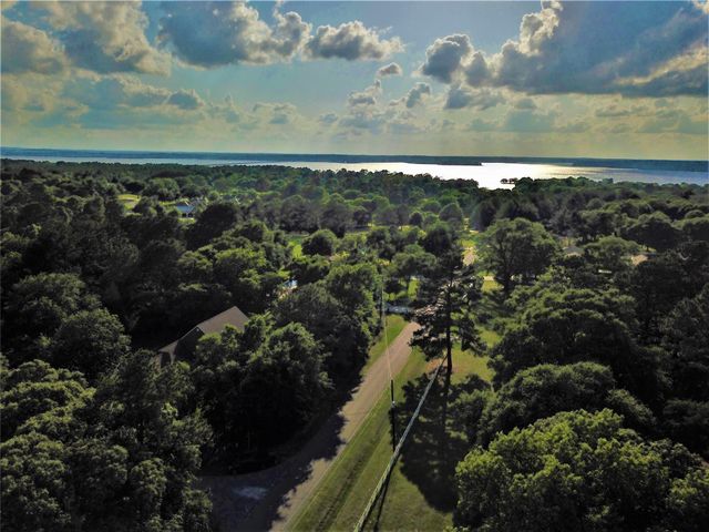 7 Dairyland, Willis, TX 77318