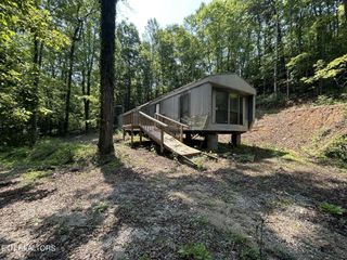 152 Hanging Rock Rd, Harriman, TN 37748