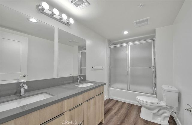 501 W Foothill Boulevard 203, Claremont, CA 91711