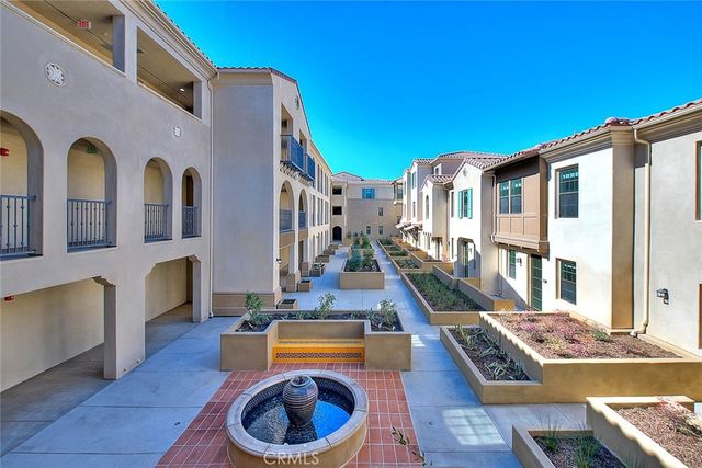 501 W Foothill Boulevard 203, Claremont, CA 91711